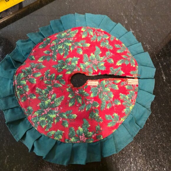 Mini Vintage Christmas Ornaments & Tree Skirt Set 1980s Holiday Miniatures  Sant - Picture 6 of 12